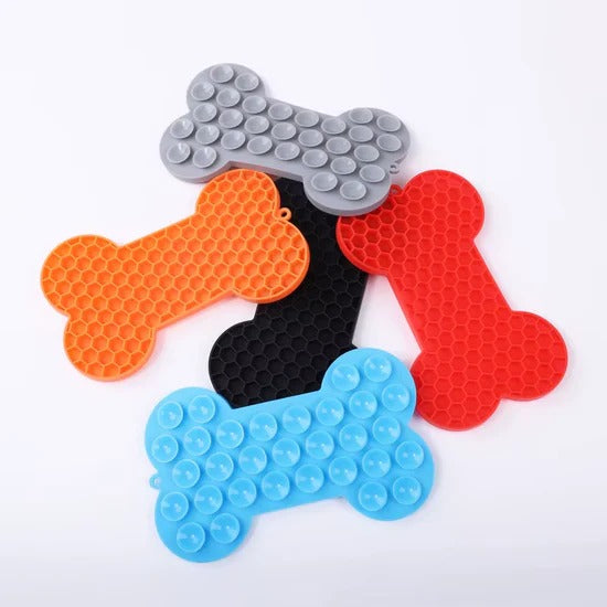 Calming Dog Lick Mat Slow Feeder – Anxiety Relief, BPA-Free Silicone, Strong Suction (for Dogs & Cats)